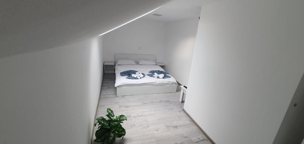 Apartament La Sika Оршова Экстерьер фото